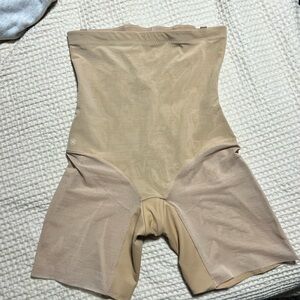 Honeylove High-Waisted Beige Shapewear Shorts